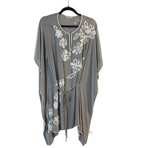 GOLD HAWK vintage beaded silk batwing tunic coverup, gray with white trim